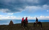 Horseback riding in Son-Kul lake