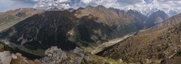 Djety-Oguz valley and Peak Yeltcin Djety-Oguz valley and Peak Yeltcin