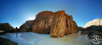 Frozen Akshyirak canyon
