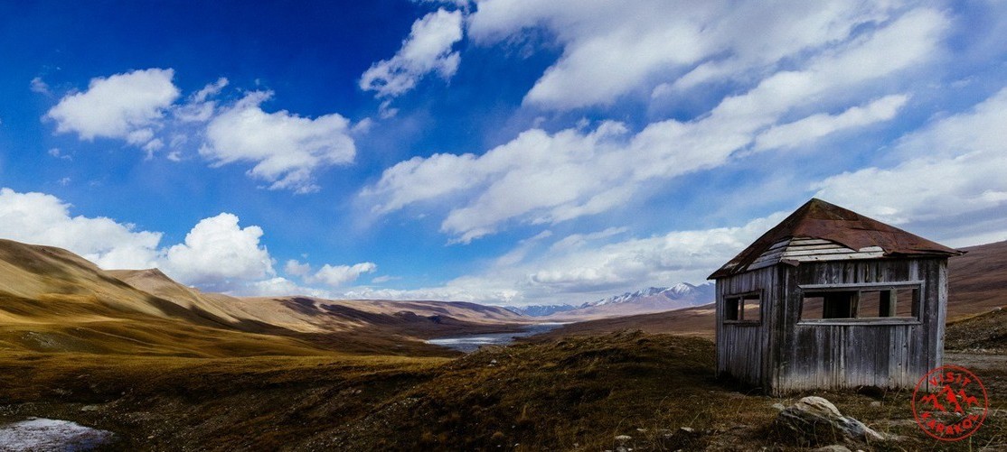 Old border check point at Turuk pass